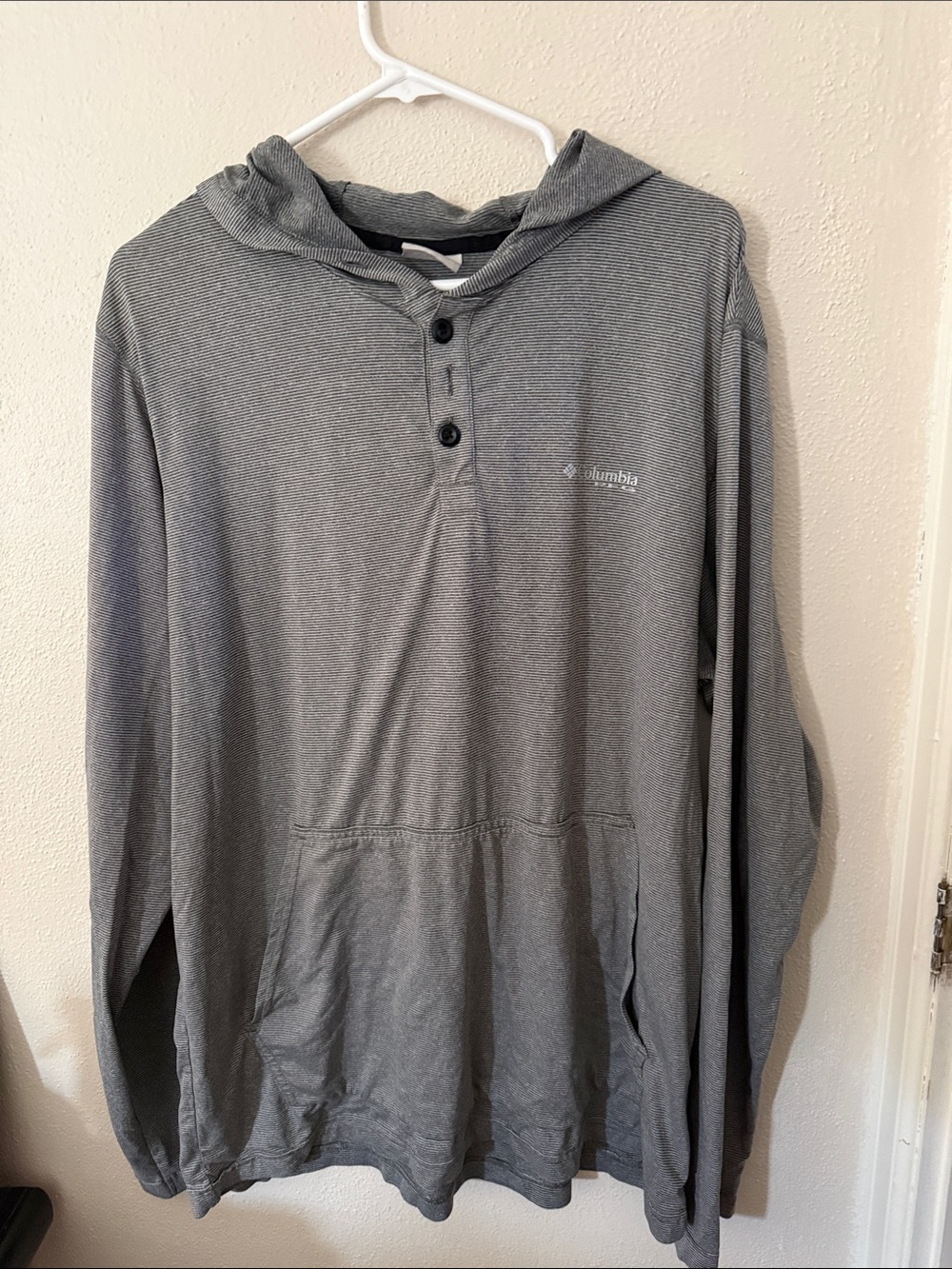 Columbia Men’s PGA Gray Hooded Long-Sleeve Henley